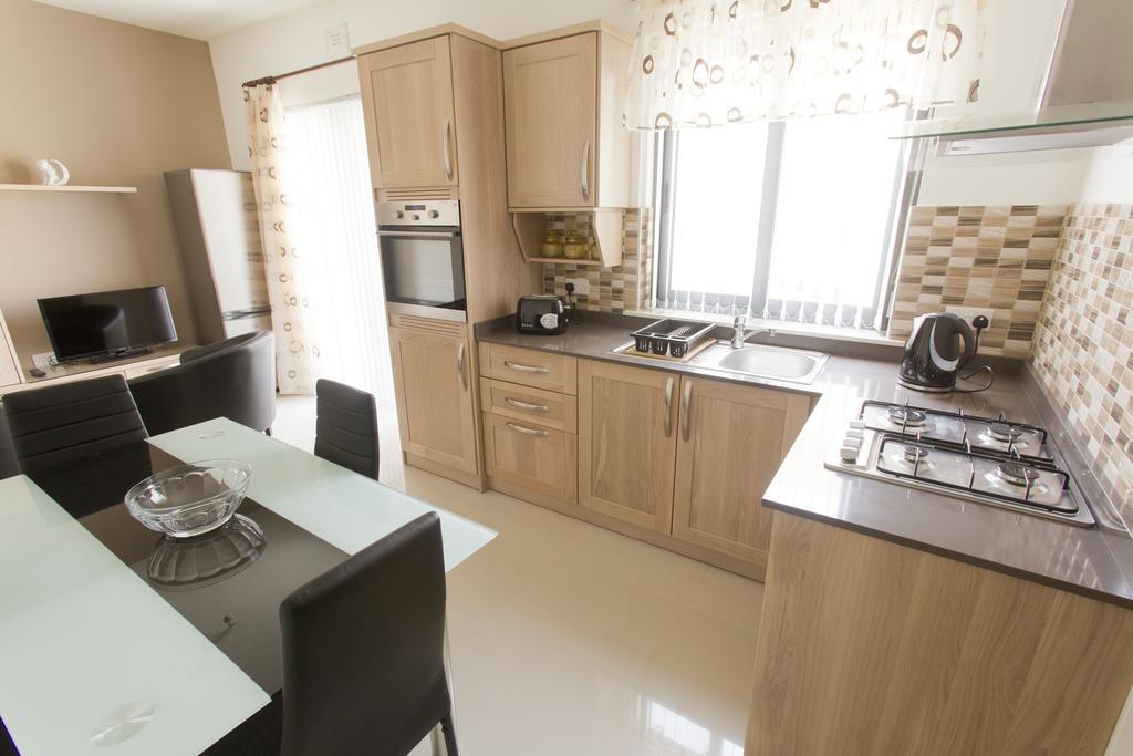 Waterside Apartments Marsalforn Pokoj fotografie